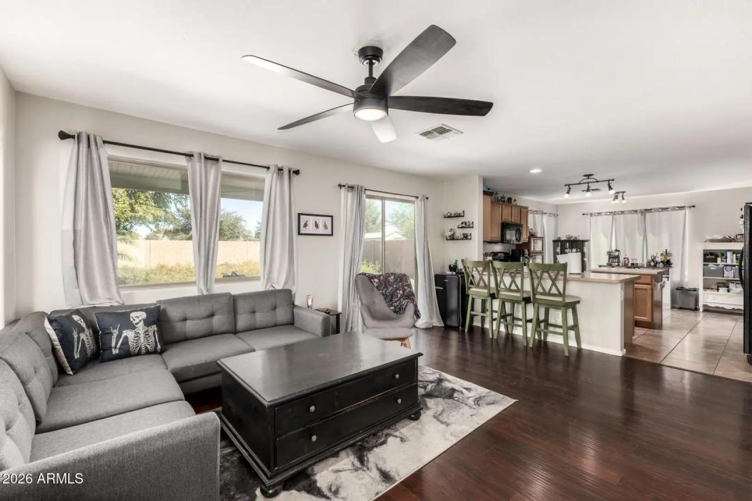 Real Estate Picture 8