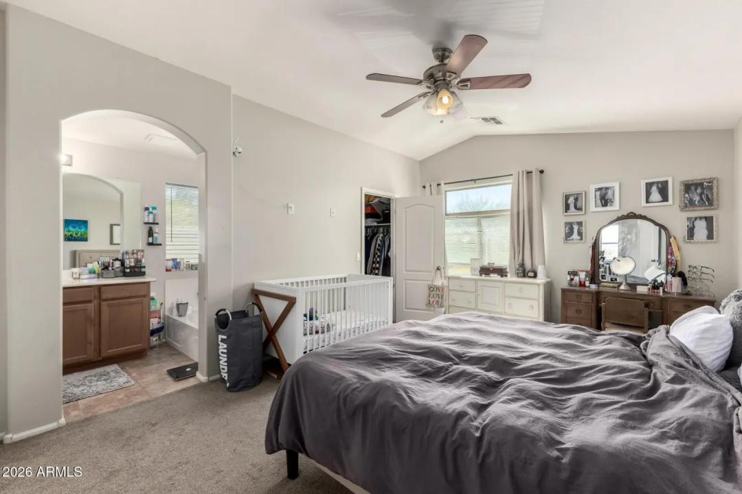 Real Estate Picture 14