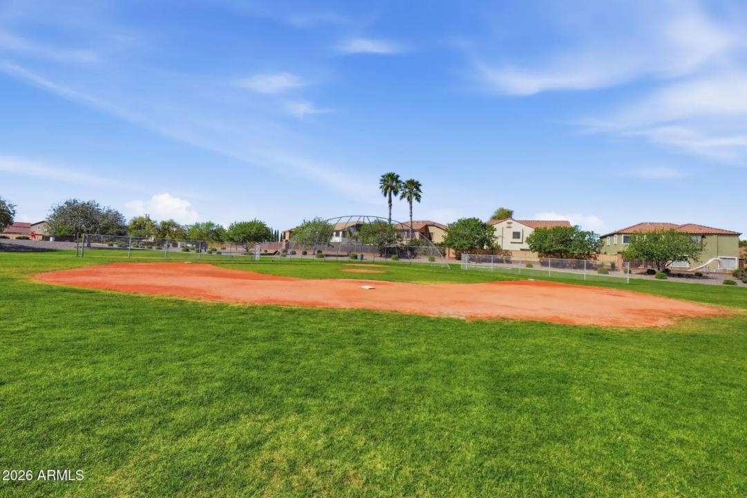 Real Estate Picture 39