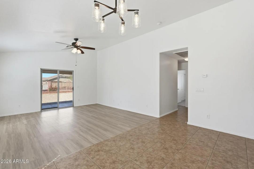 Real Estate Picture 4