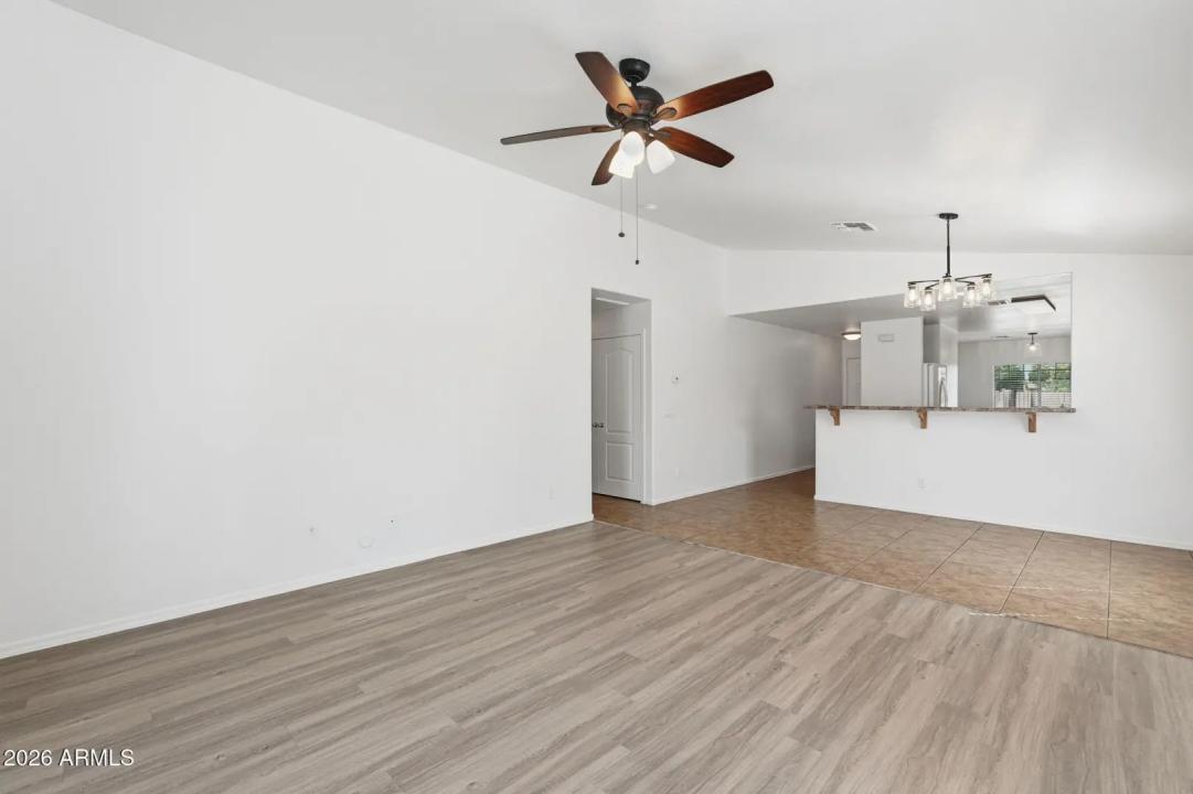 Real Estate Picture 7