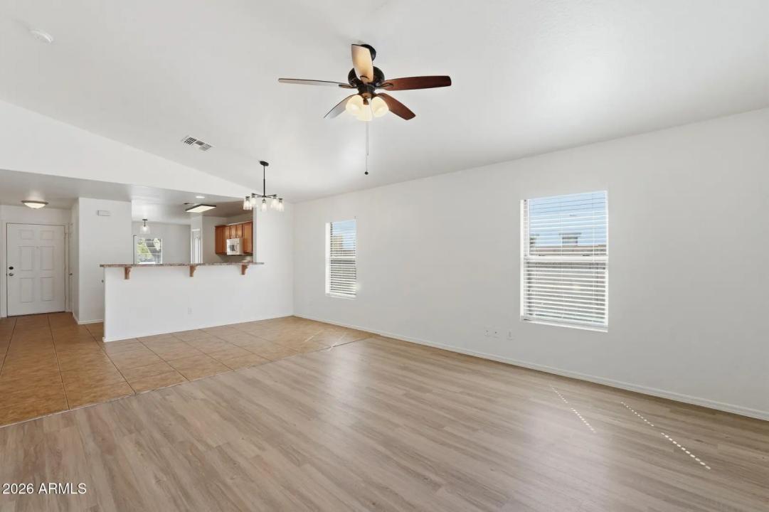 Real Estate Picture 5