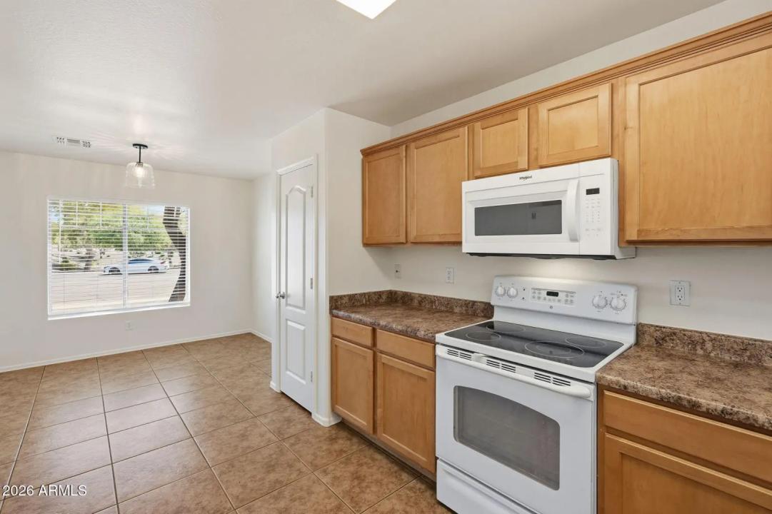 Real Estate Picture 10