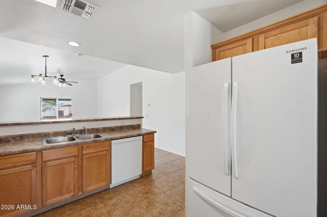 Real Estate Picture 11