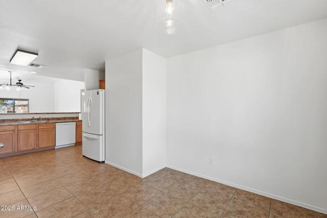 Real Estate Picture 14