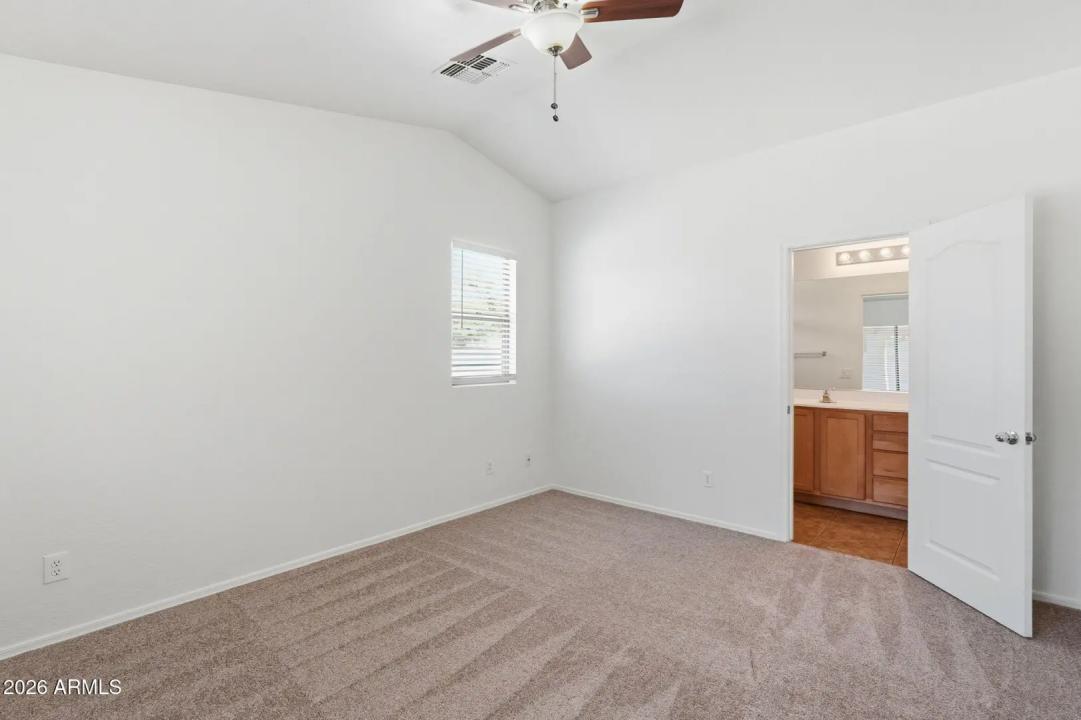 Real Estate Picture 18