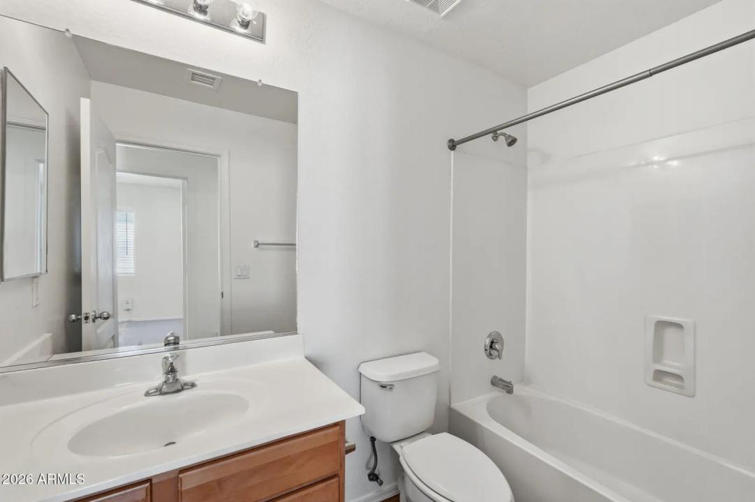 Real Estate Picture 24