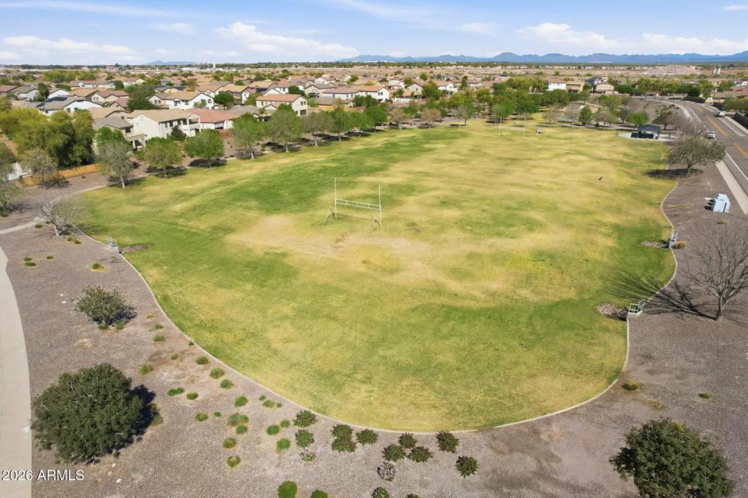 Real Estate Picture 50