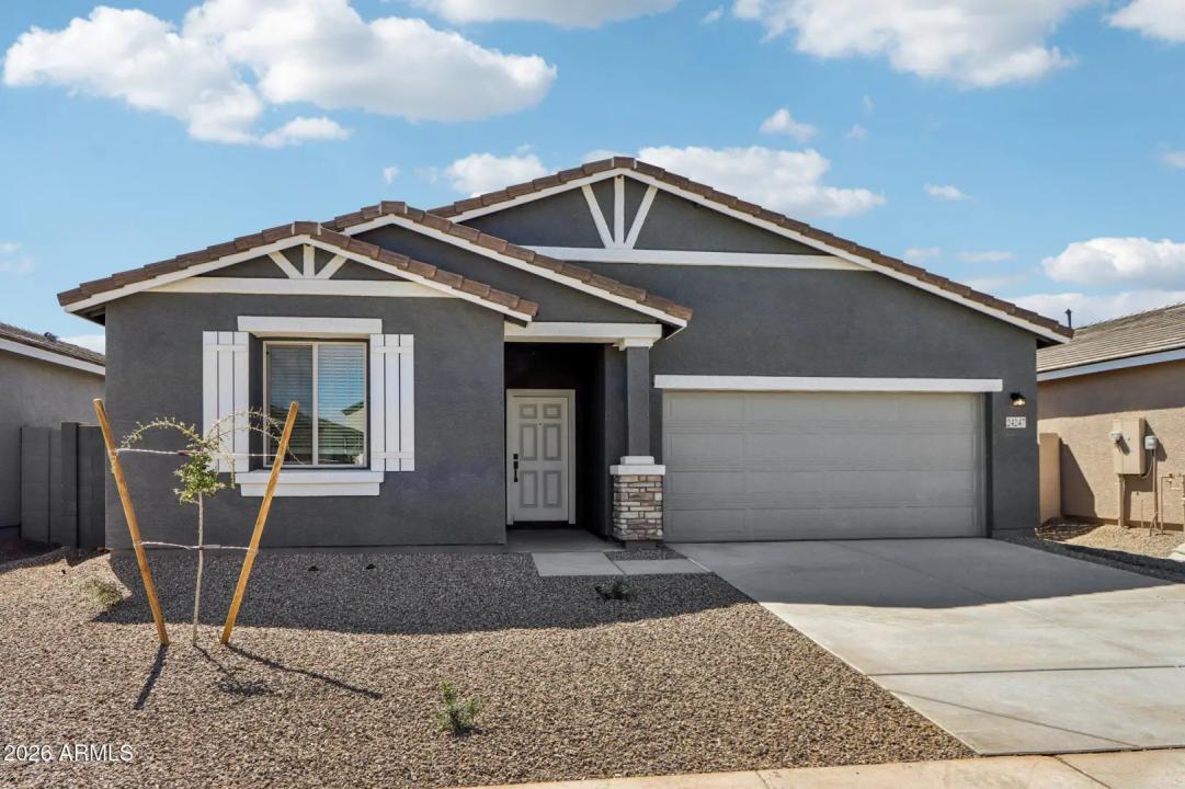 Real Estate Picture 3