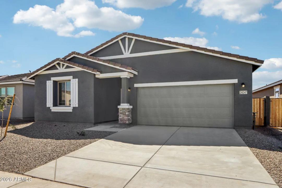 Real Estate Picture 4