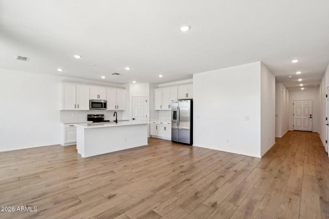 Real Estate Picture 5