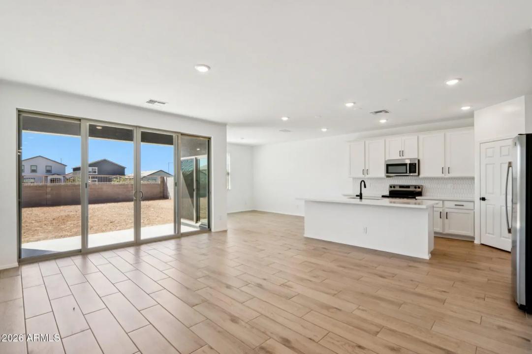 Real Estate Picture 6
