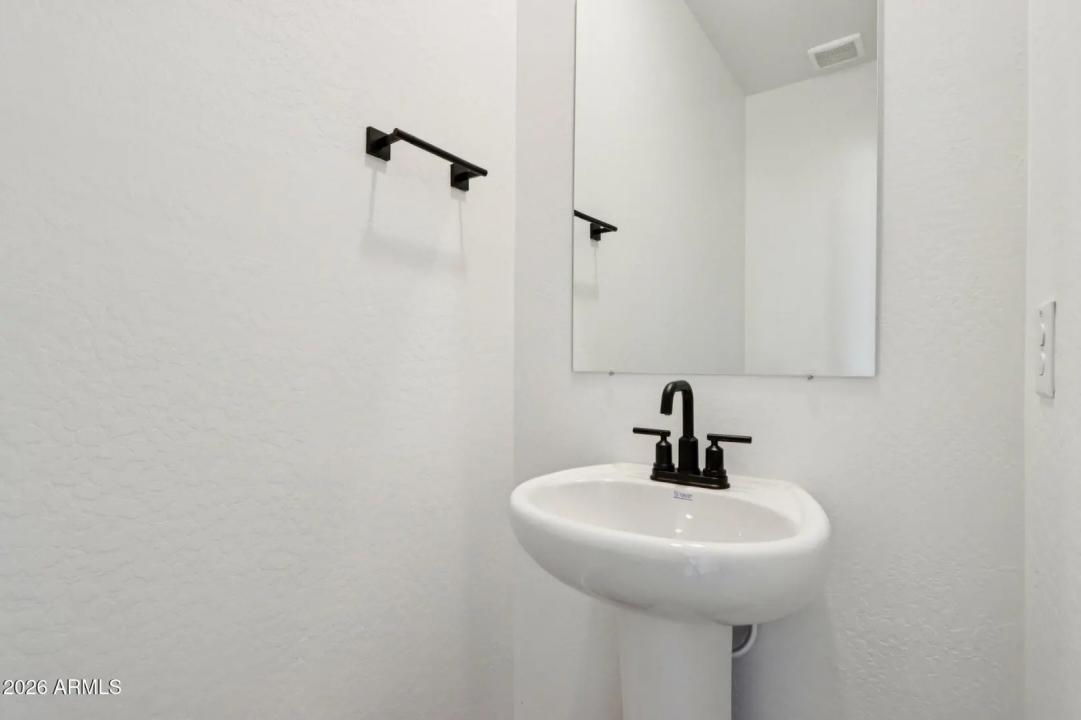 Real Estate Picture 26