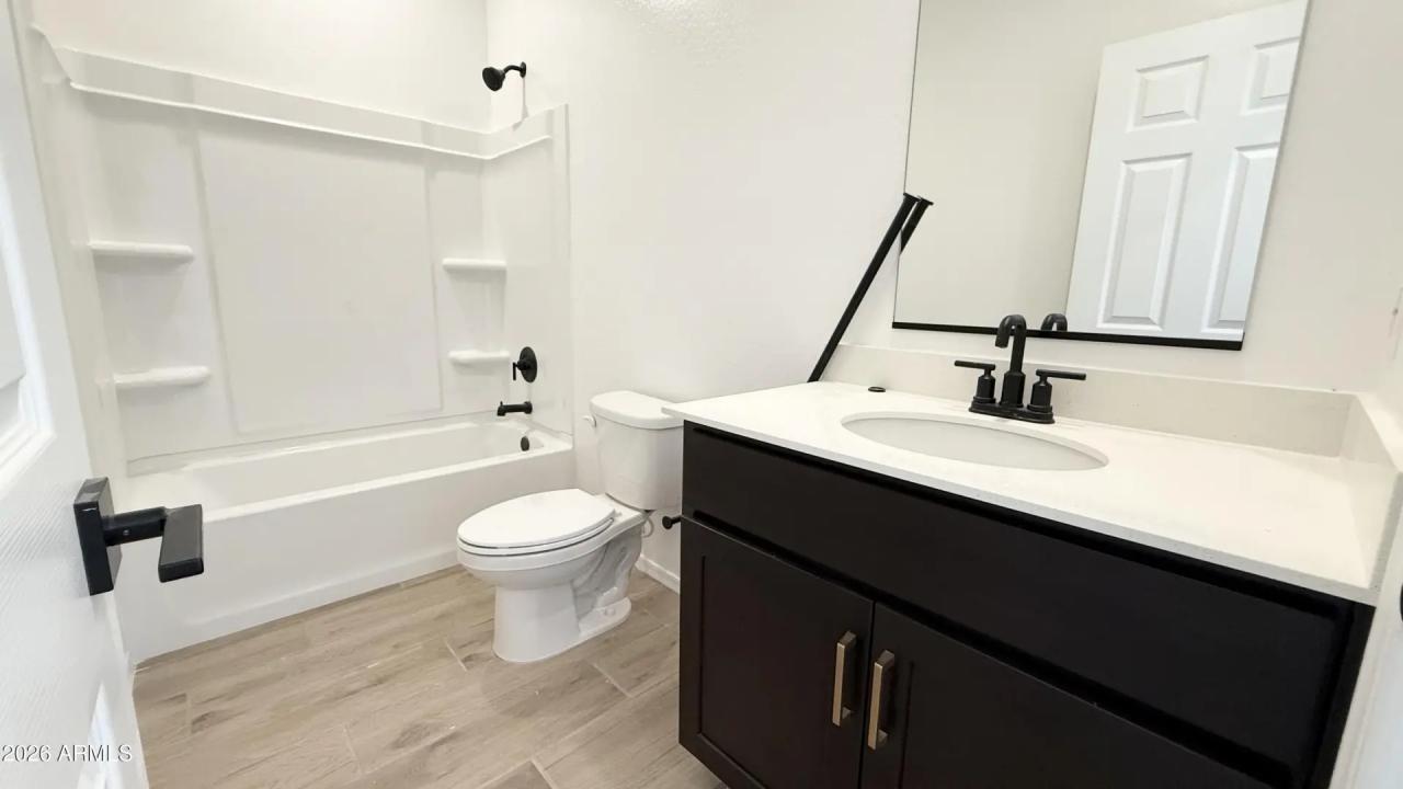 Real Estate Picture 12