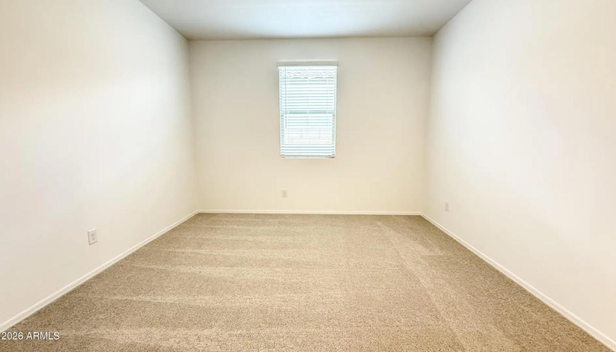 Real Estate Picture 14