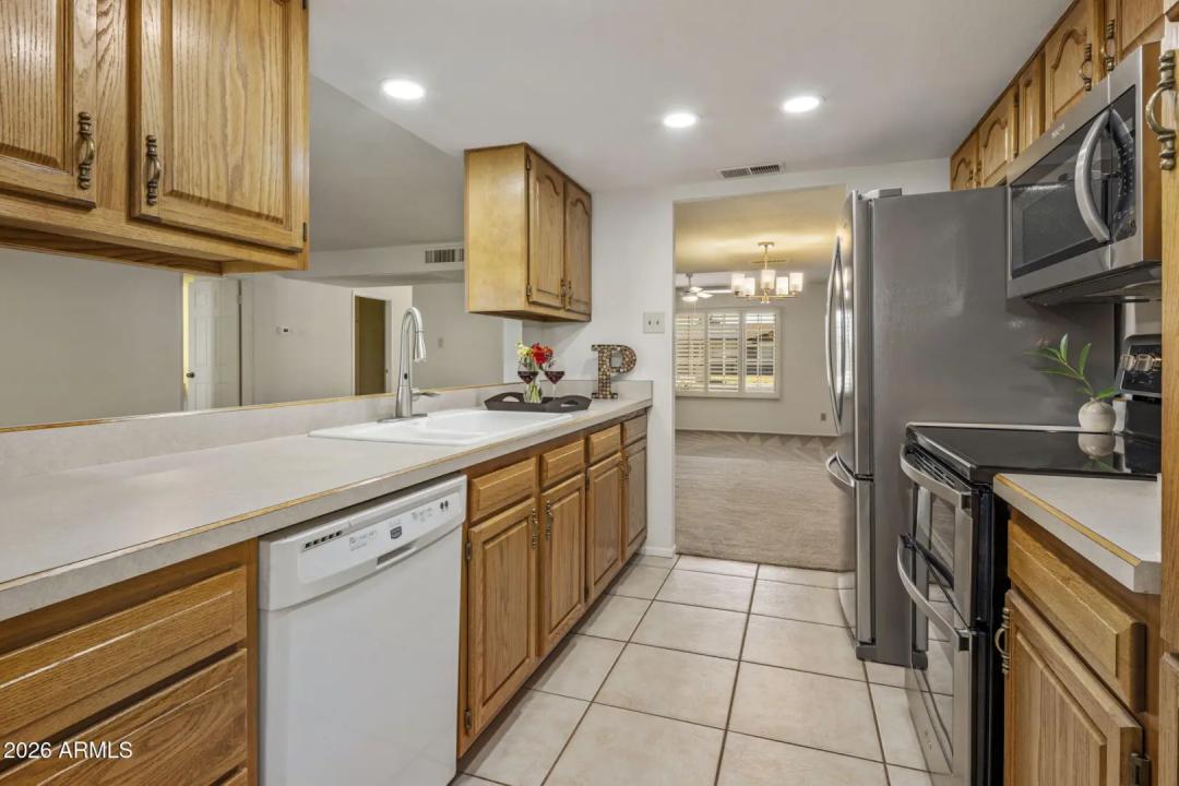 Real Estate Picture 10