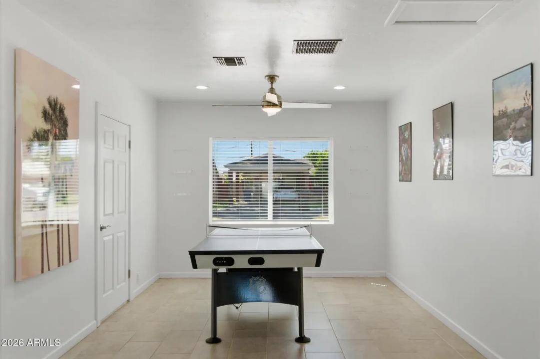Real Estate Picture 12