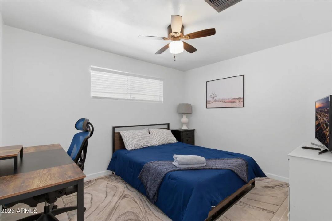 Real Estate Picture 16