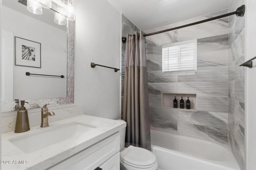 Real Estate Picture 17