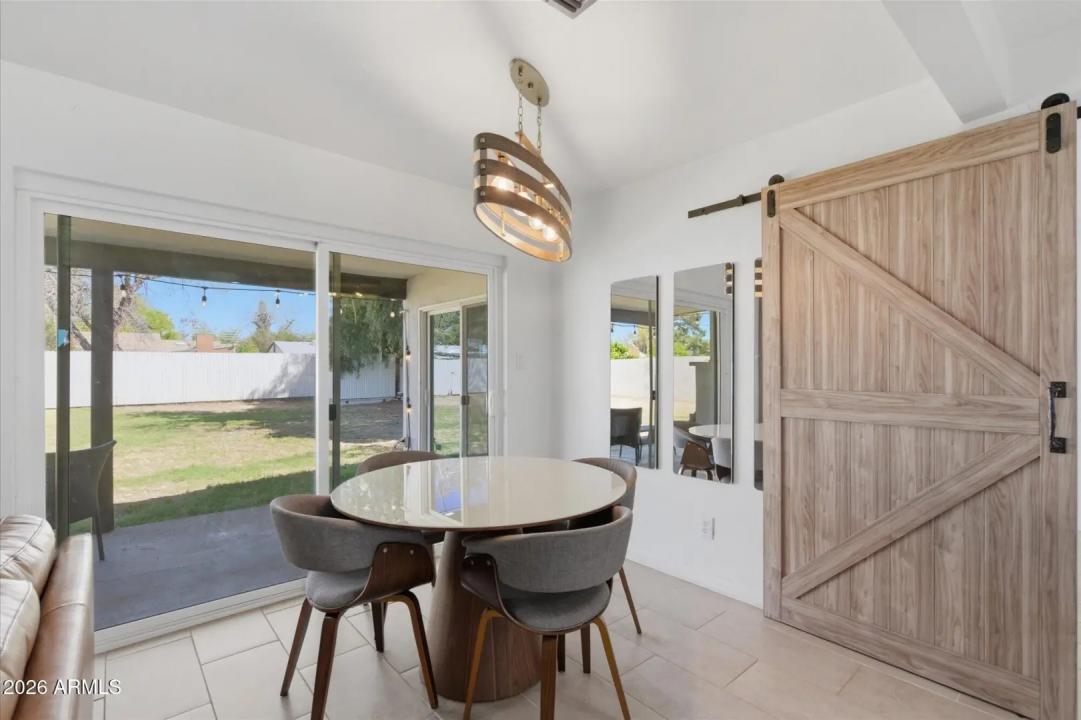 Real Estate Picture 8