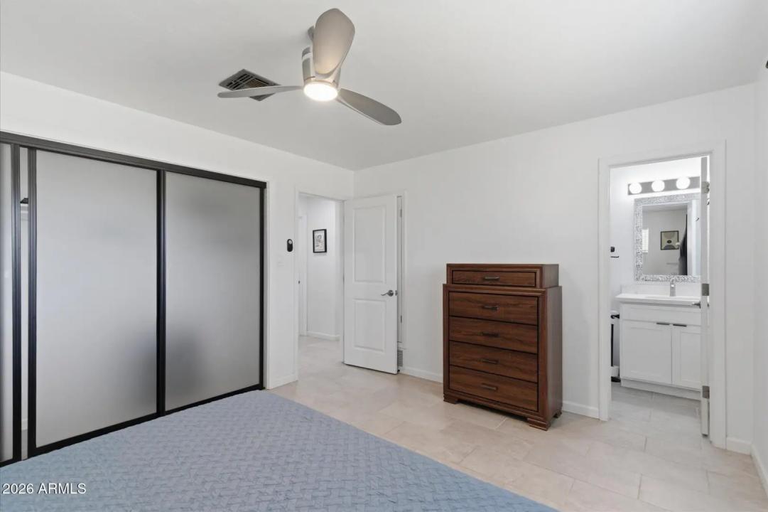 Real Estate Picture 14