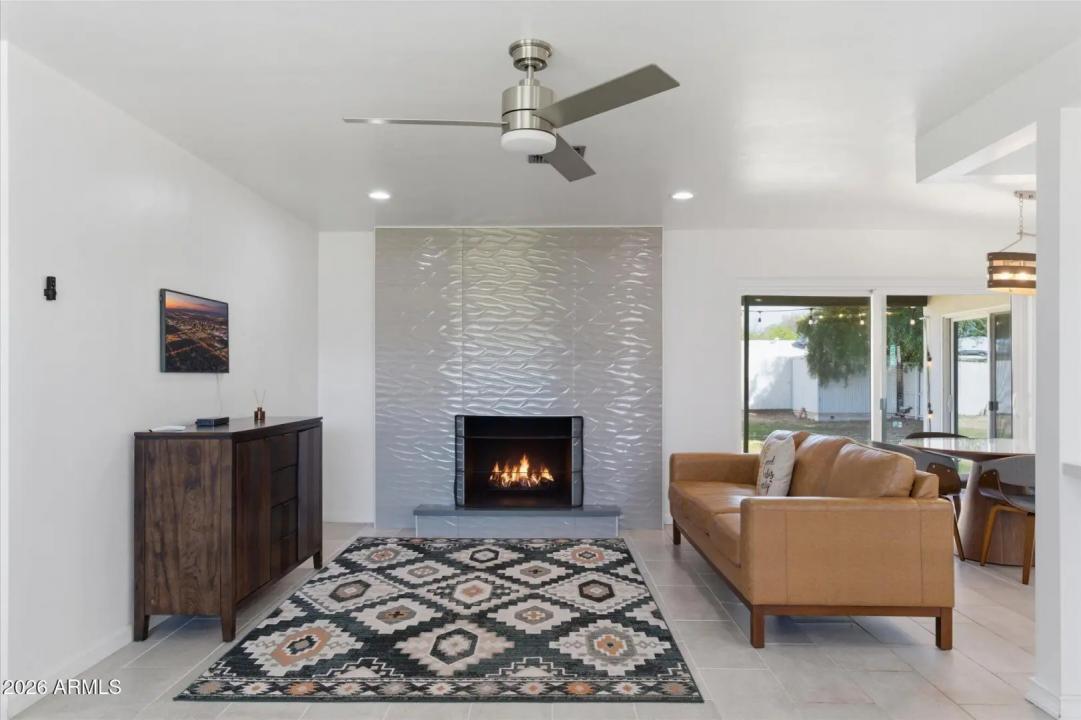 Real Estate Picture 3