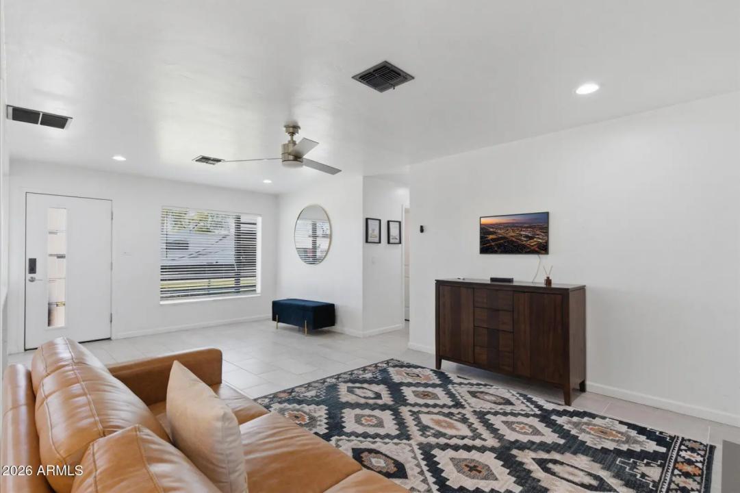 Real Estate Picture 5