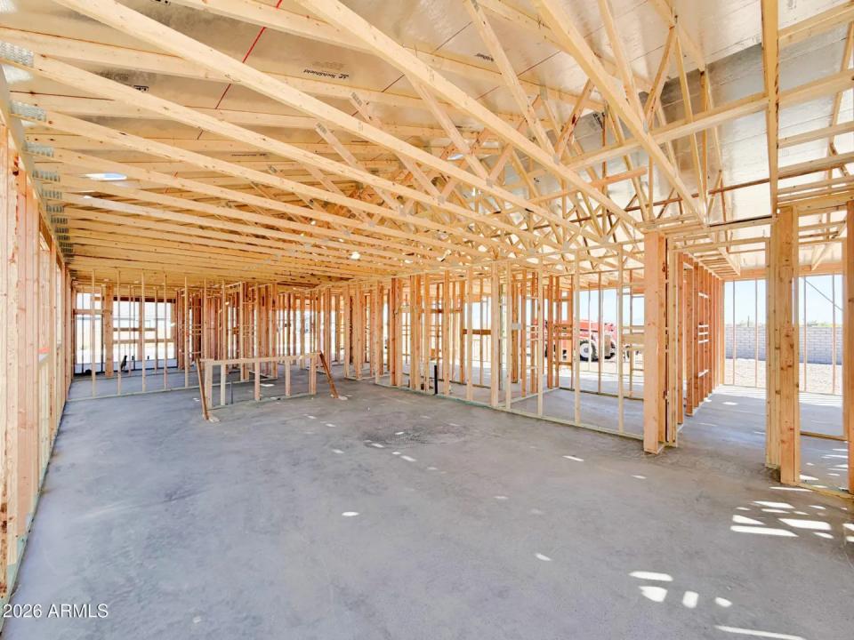 Real Estate Picture 4