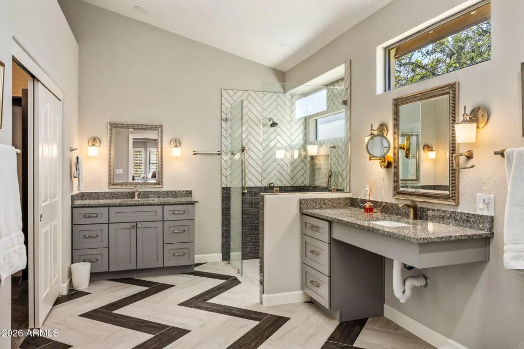 Real Estate Picture 22