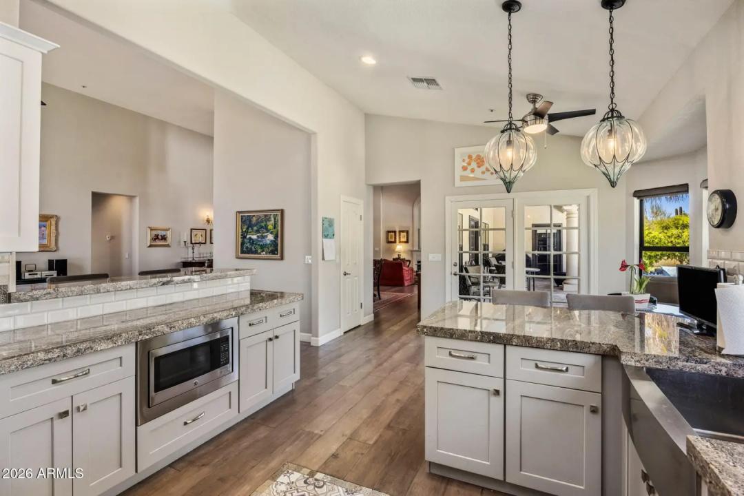 Real Estate Picture 16