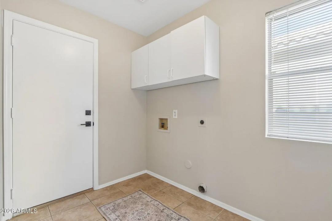 Real Estate Picture 33