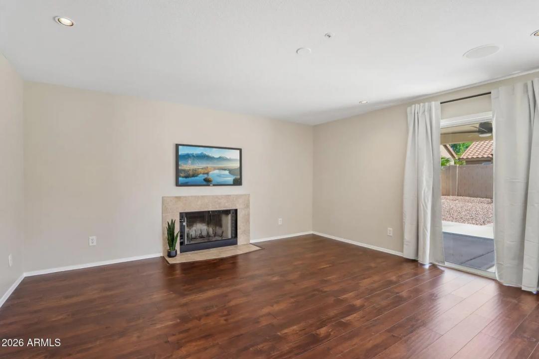 Real Estate Picture 14
