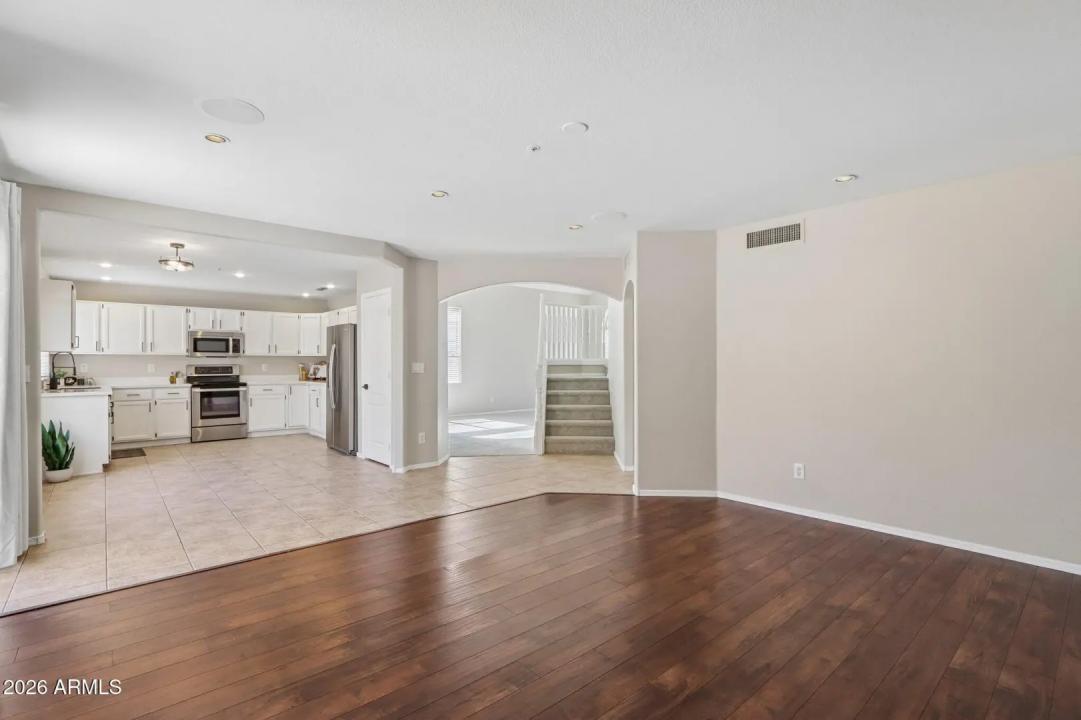 Real Estate Picture 12