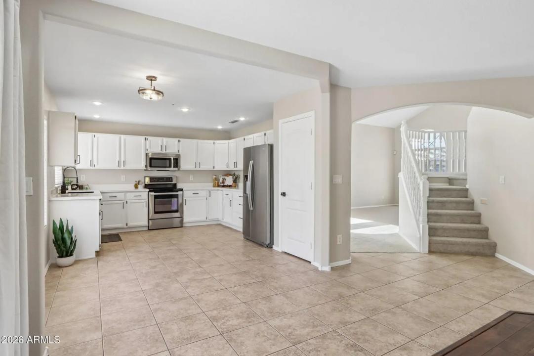 Real Estate Picture 9