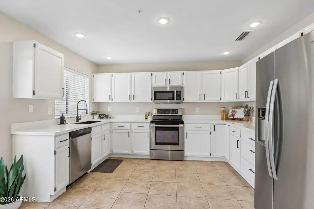 Real Estate Picture 7