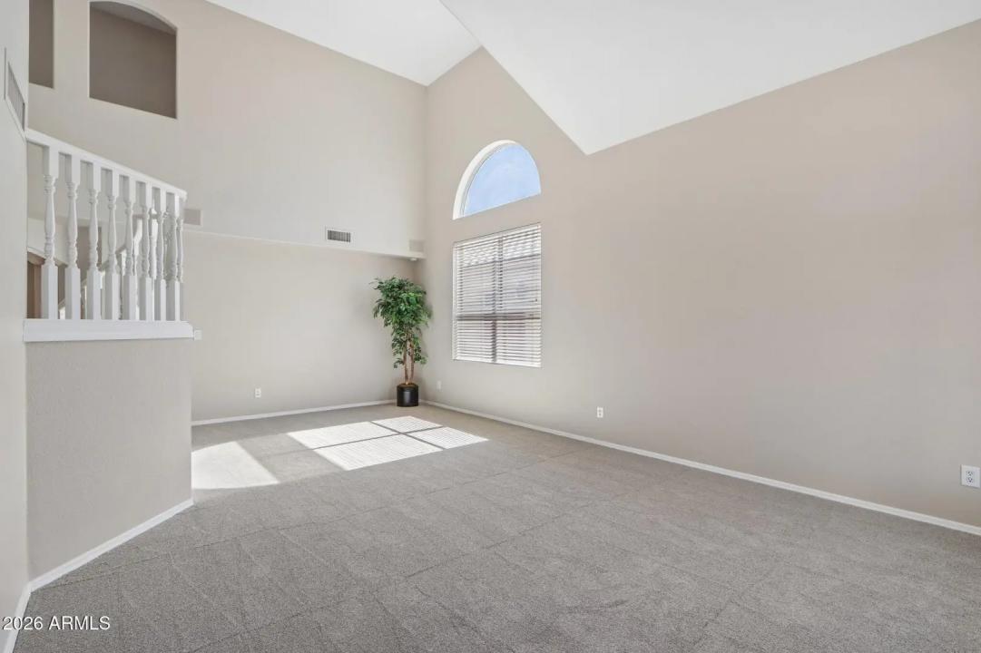 Real Estate Picture 5