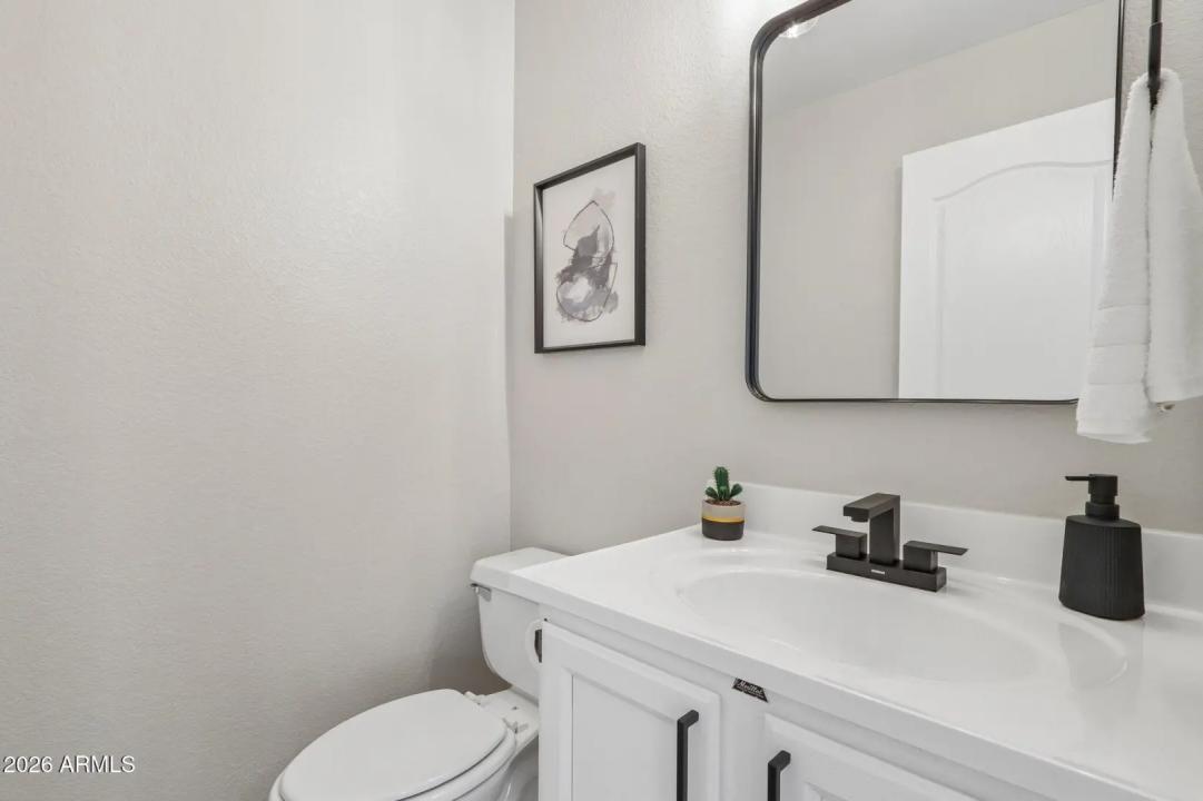 Real Estate Picture 16