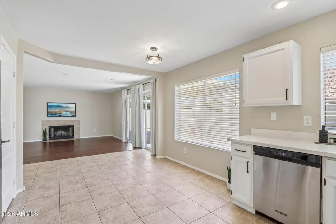 Real Estate Picture 11