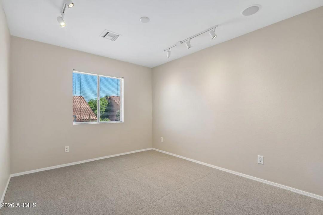 Real Estate Picture 31