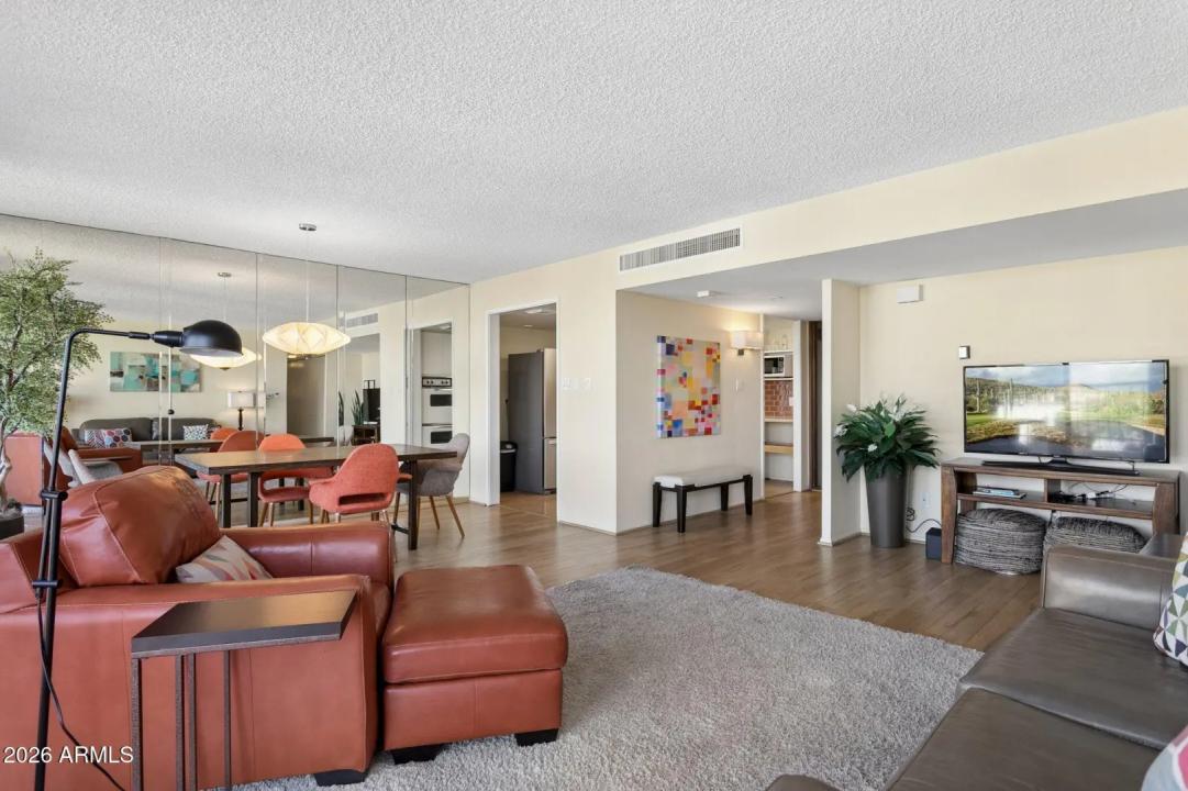 Real Estate Picture 6