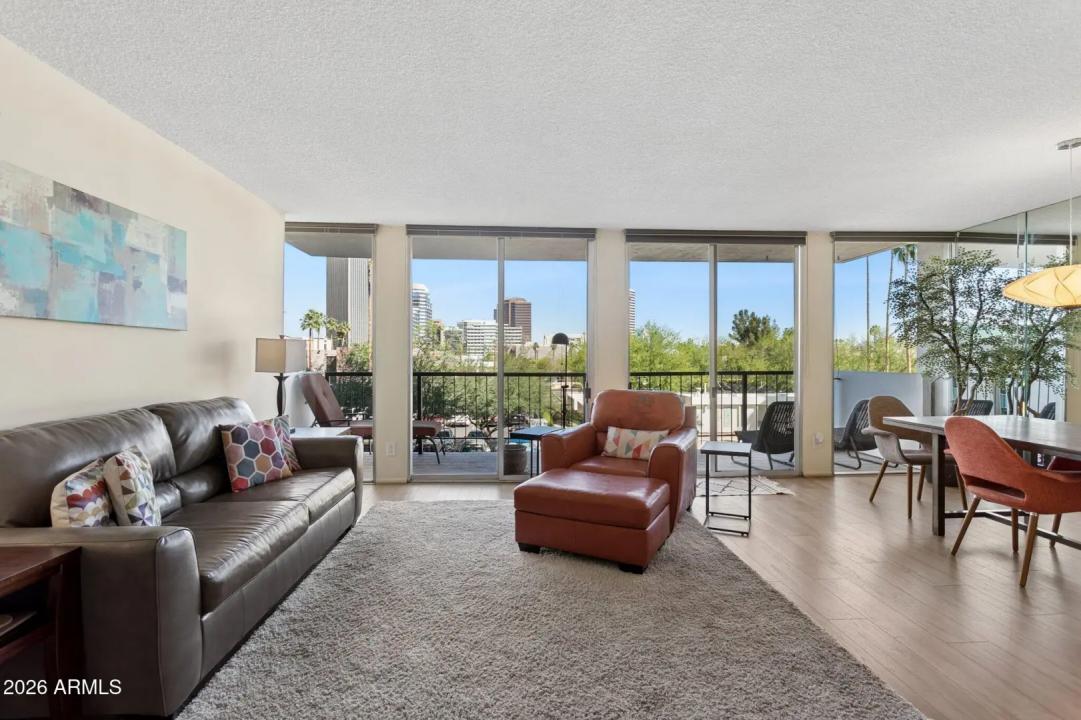 Real Estate Picture 7