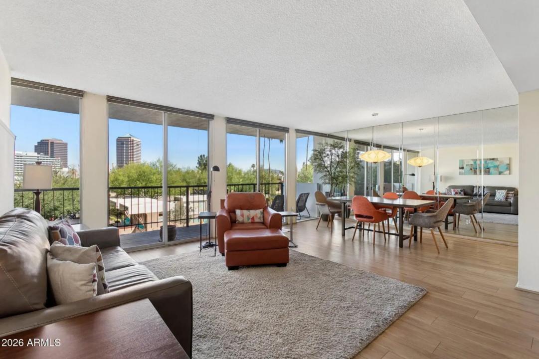 Real Estate Picture 8