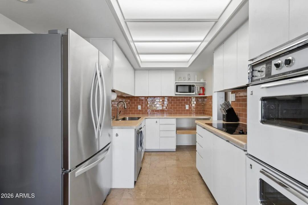 Real Estate Picture 9