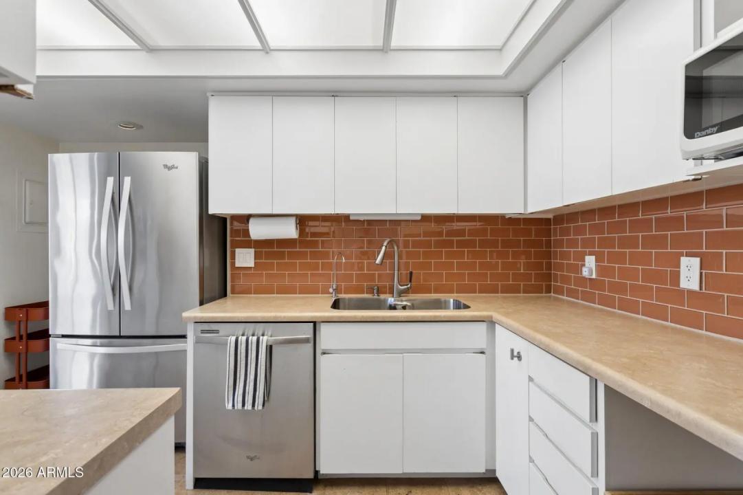 Real Estate Picture 11