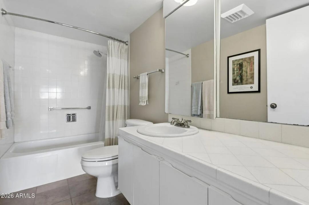 Real Estate Picture 23