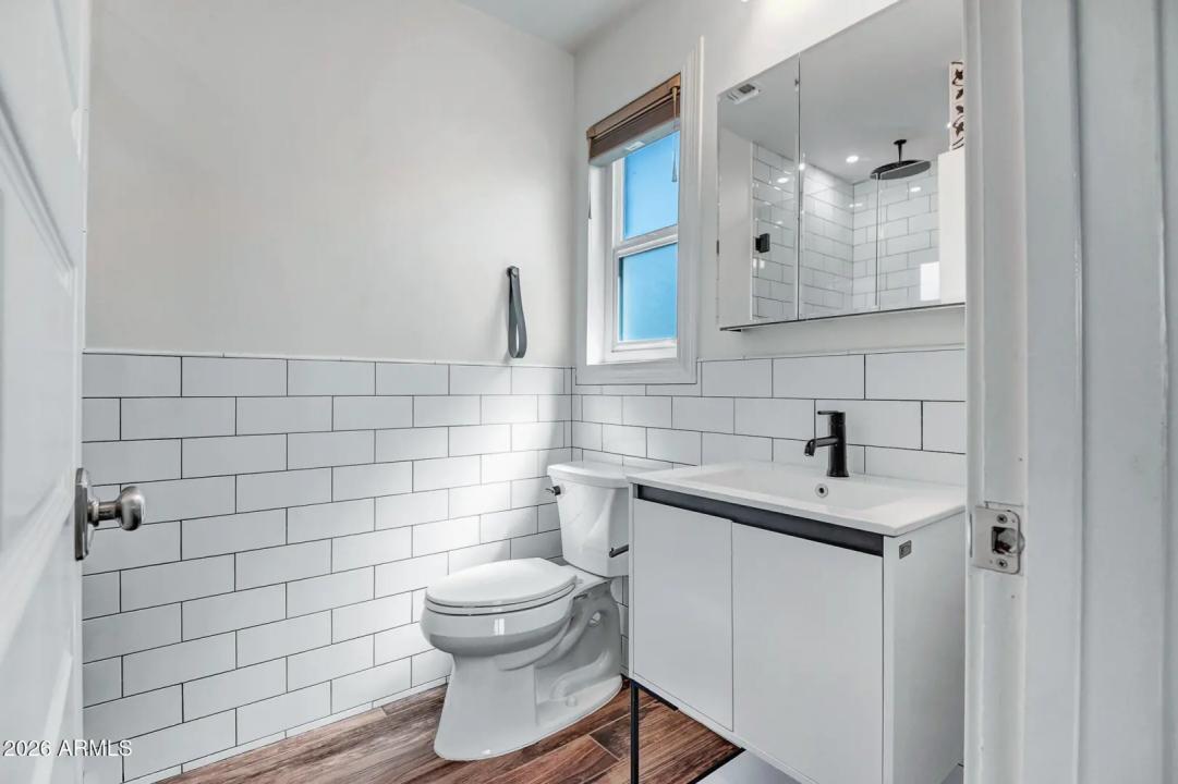 Real Estate Picture 26