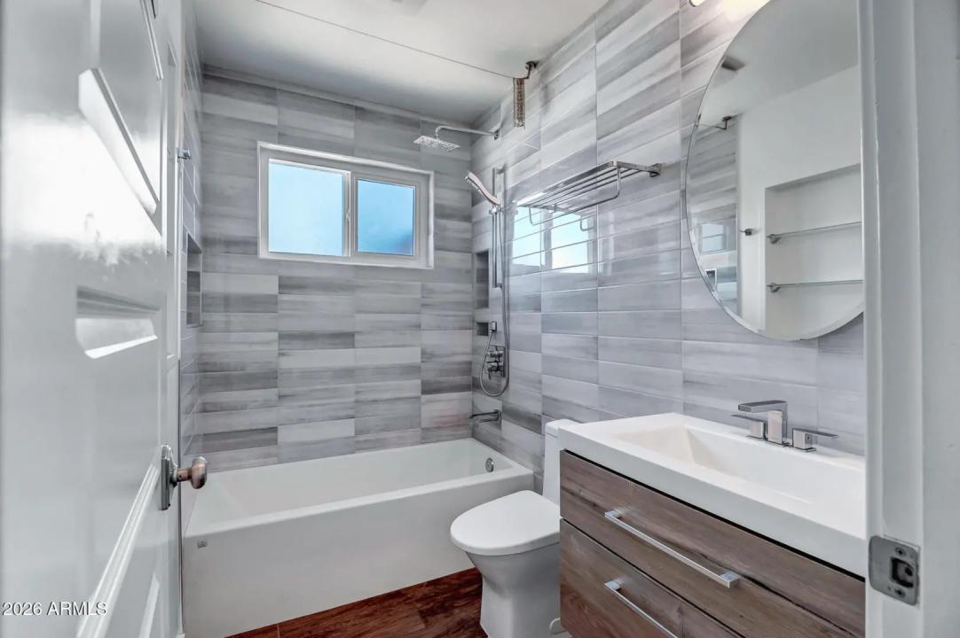 Real Estate Picture 30