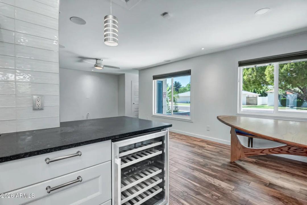 Real Estate Picture 11