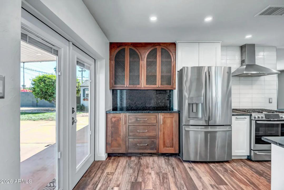 Real Estate Picture 15