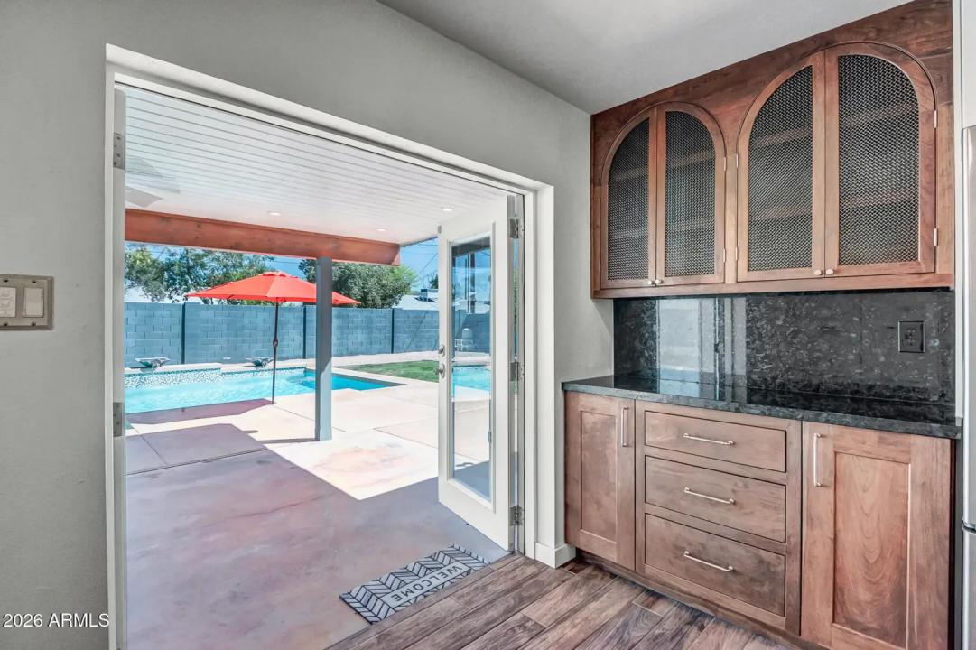 Real Estate Picture 16